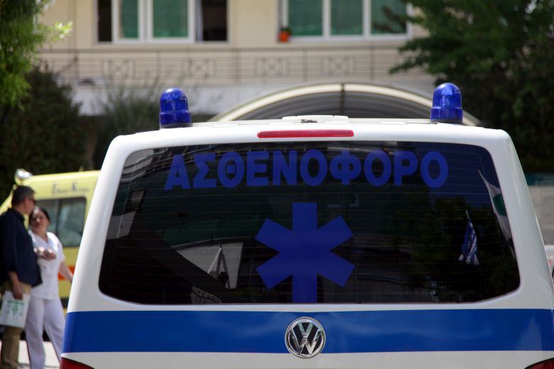 Σε κρίσιμη κατάσταση 12χρονος που παρασύρθηκε από αμάξι στη Νέα Αρτάκη