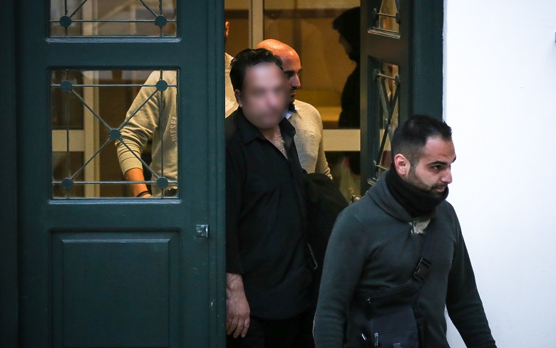 Στις φυλακές Ναυπλίου ο ενεχυροδανειστής ενώ ο Κούγιας προειδοποιεί για ποινικά αδικήματα