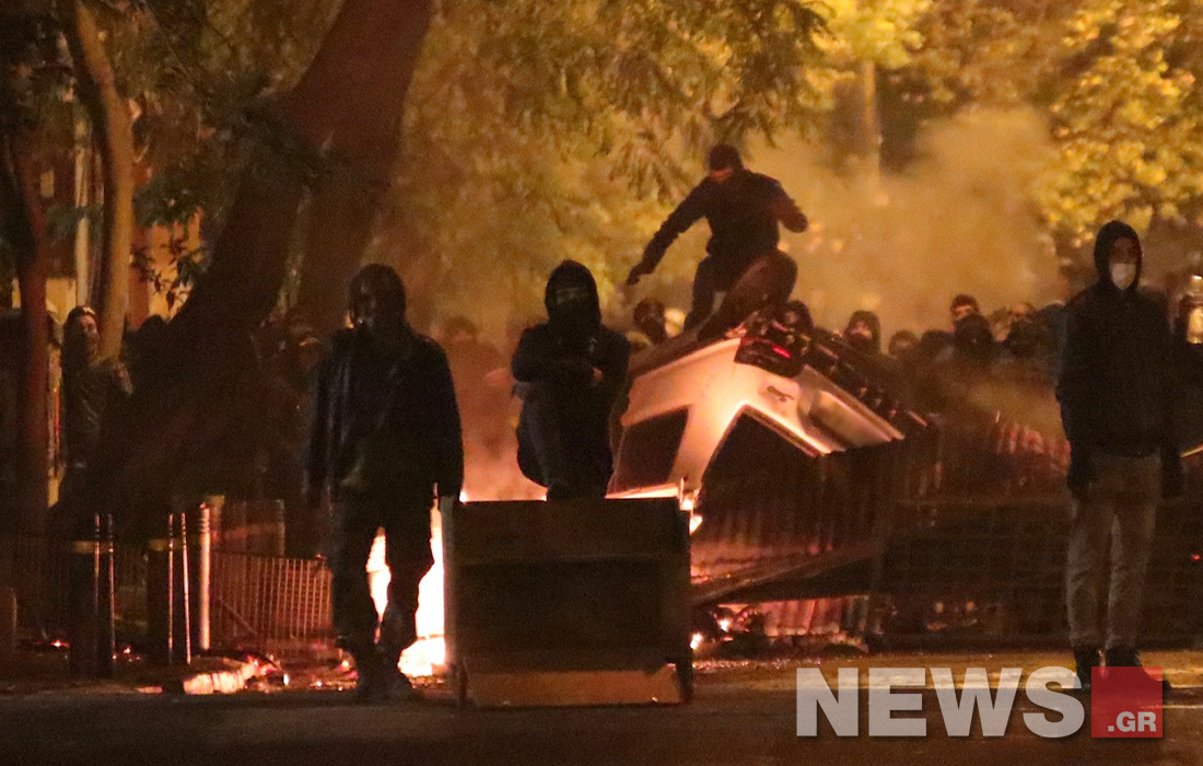 Σοβαρά επεισόδια μετά την πορεία για τον Γρηγορόπουλο στα Εξάρχεια