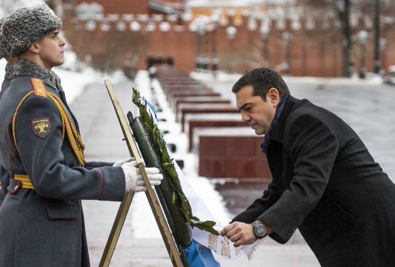 Επαφές Τσίπρα με Πούτιν και Μεντβέντεφ στη Μόσχα