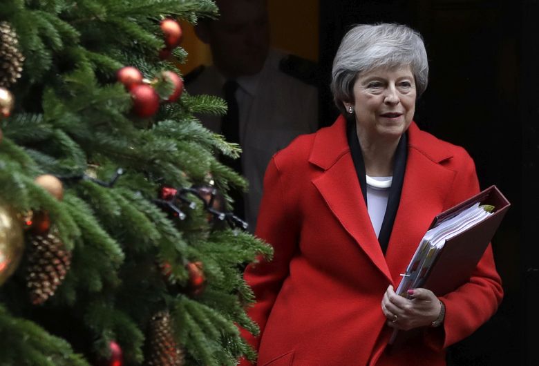 Ο εορταστικός εφιάλτης της Μέι για το Brexit – Η ΕΕ αρνείται αναδιαπραγμάτευση