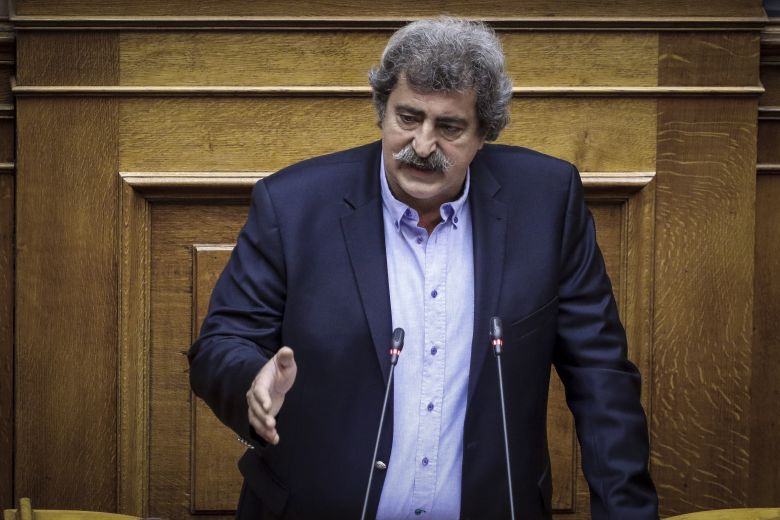 Πολάκης: Το κάπνισμα δεν κόβεται με απαγορεύσεις