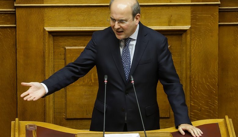 Ο Χατζηδάκης κατηγορεί τον ΣΥΡΙΖΑ για «πολιτική ξετσιπωσιά»: Το έχουν τερματίσει με τα ψέματα