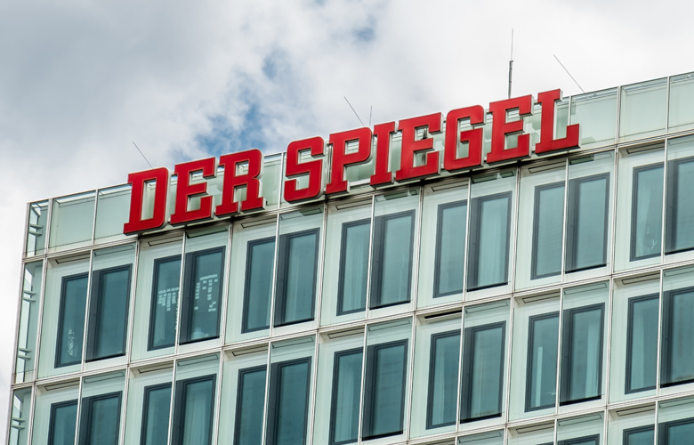 Βραβευμένος δημοσιογράφος του Spiegel «πιάστηκε» με ψεύτικα ρεπορτάζ