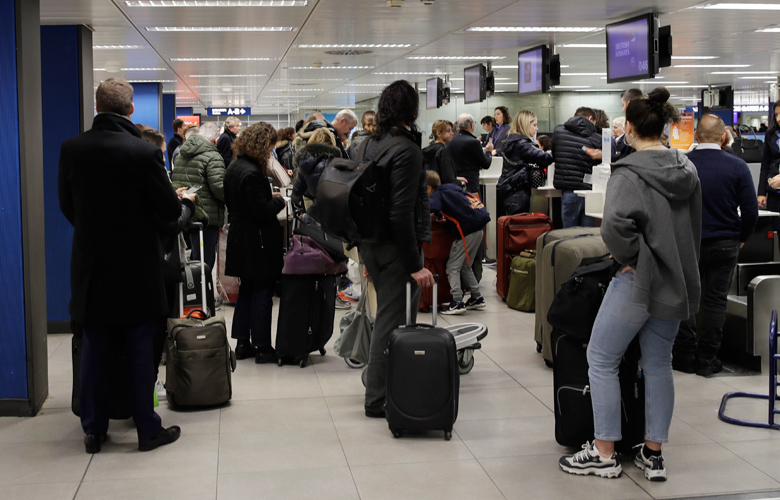 «Έκρηξη» των διεθνών αφίξεων στα ελληνικά αεροδρόμια τον Δεκέμβριο