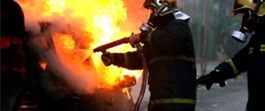 Στις φλόγες τυλίχθηκε τουριστικό λεωφορείο στην εθνική οδό στη Στυλίδα Φθιώτιδας