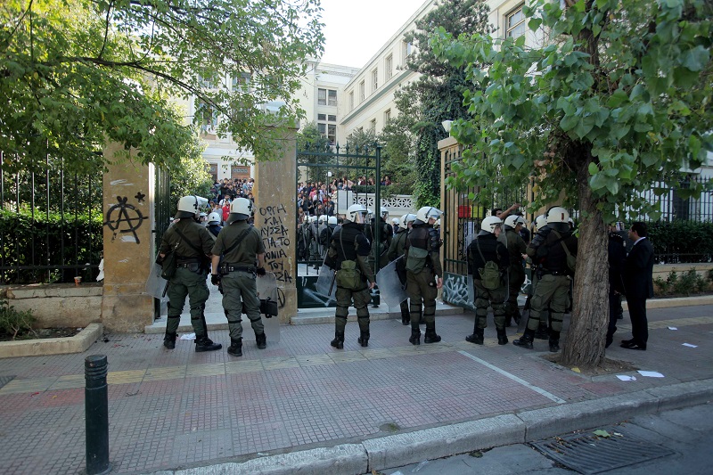 Δεκάδες συλλήψεις για ναρκωτικά και παρεμπόριο περιμετρικά της ΑΣΟΕΕ