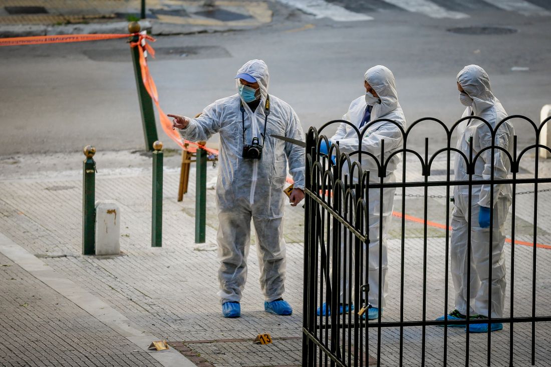 Εκρηκτικός μηχανισμός σε εκκλησία στο Κολωνάκι – Τραυματίες ένας αστυνομικός και ο νεωκόρος του ναού