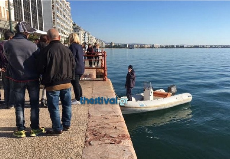 Συναγερμός στο Λιμενικό: Άνδρας έπεσε στον Θερμαϊκό