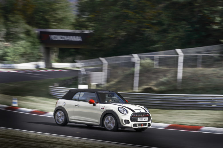 Αναβαθμισμένα τα νέα Mini Cooper