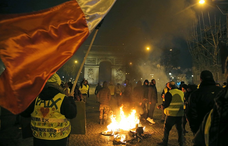 Την επιβολή κυρώσεων για διαδηλώσεις μελετά η γαλλική κυβέρνηση