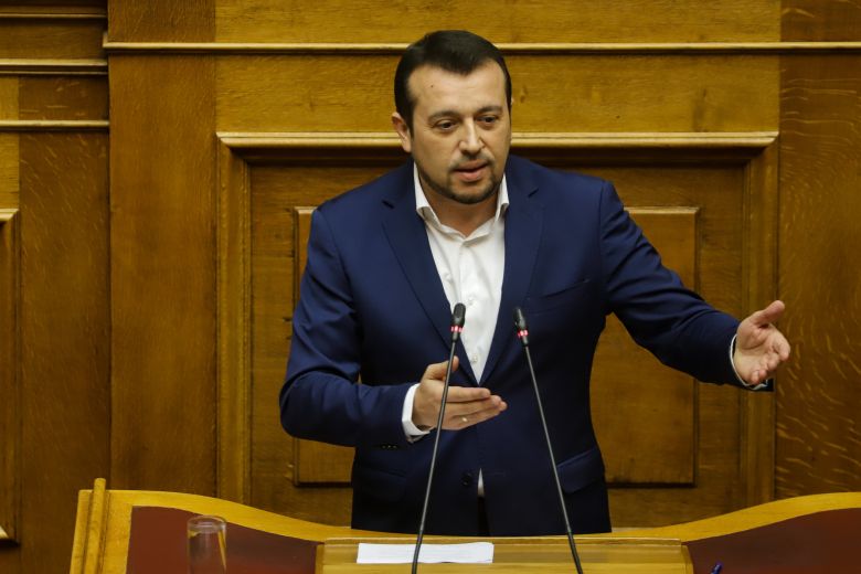 Παππάς: Δεν θα αφήσουμε να γονατίσει η οικονομία για να «καθαρίσουν» οι τράπεζες