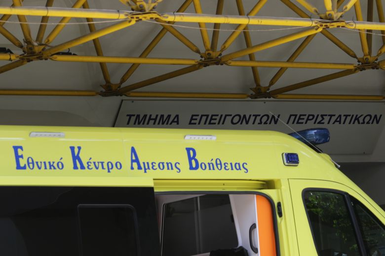 Αλεξανδρούπολη: Τέσσερις τραυματίες από ανατροπή οχήματος