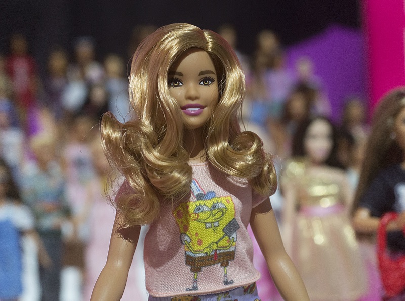 Ποια θα υποδυθεί την Barbie στην πρώτη ταινία της διάσημης κούκλας