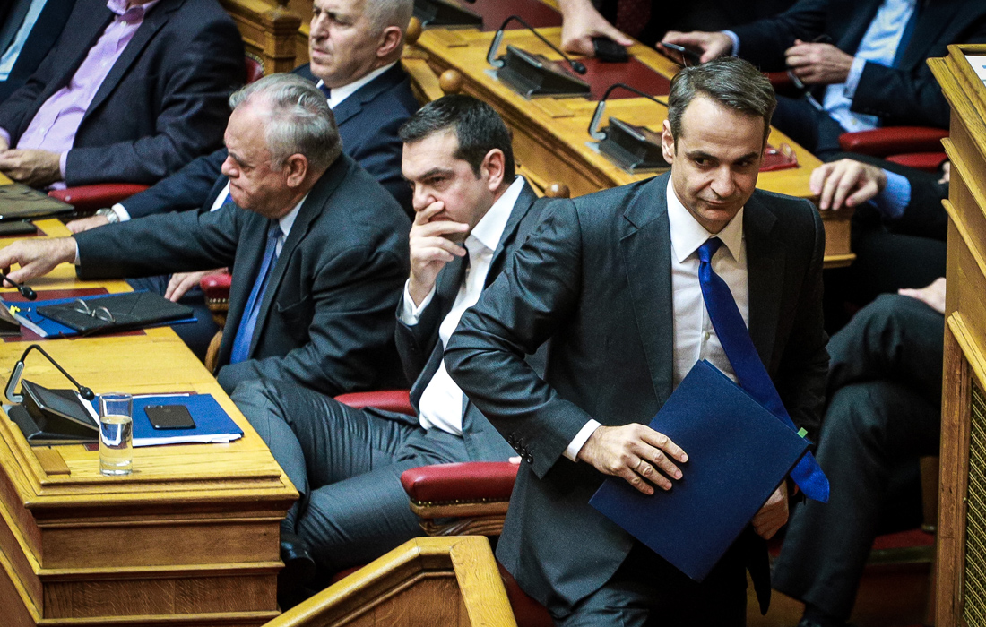 Σύγκρουση στη Βουλή με αλληλοκατηγορίες για «μεταγραφές» βουλευτών