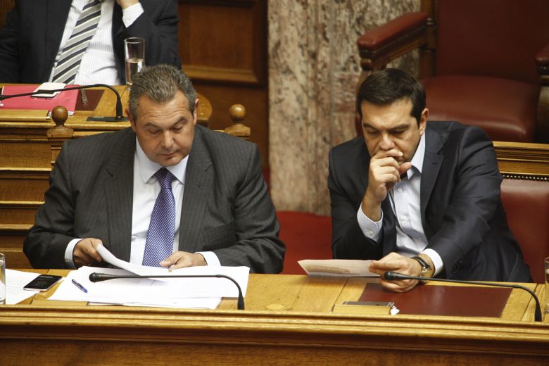 Spiegel: Γιατί το διαζύγιο βολεύει τον Τσίπρα
