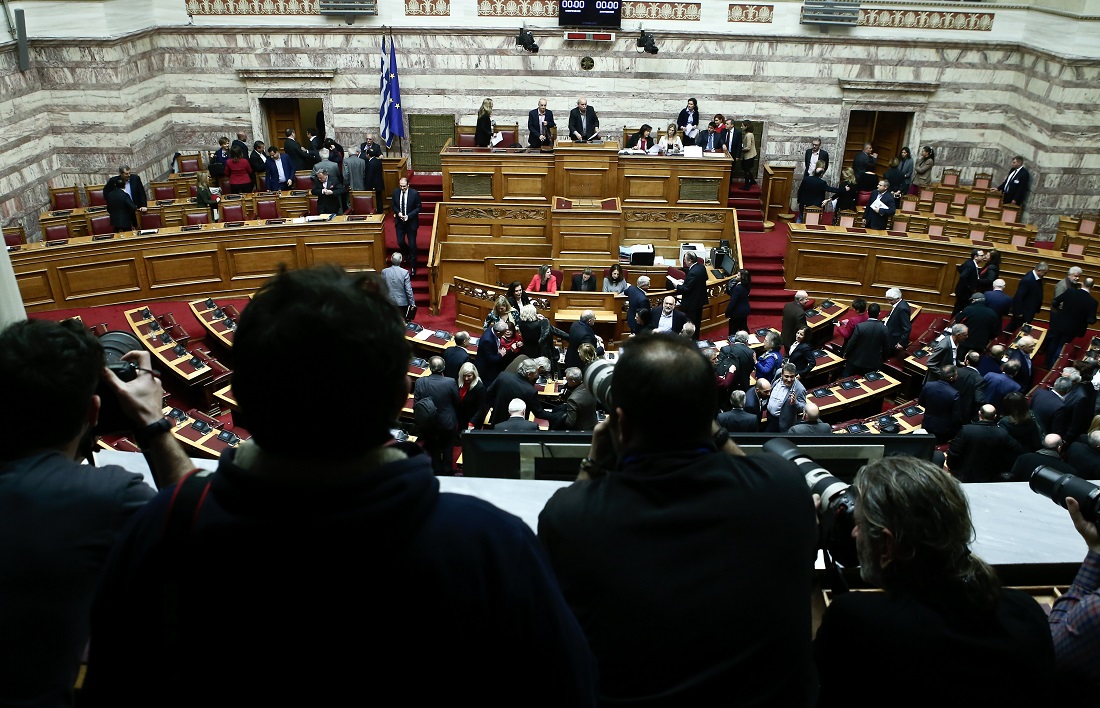 Οι 8 βουλευτές εκτός ΣΥΡΙΖΑ που είπαν «ναι» στη Συμφωνία των Πρεσπών