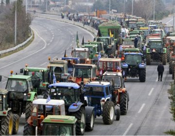 Παραμένουν στο μπλόκο της Νίκαιας οι αγρότες – Χωρίς αποκλεισμούς σε Μπράλο, Αταλάντη, Κάστρο και Θήβα