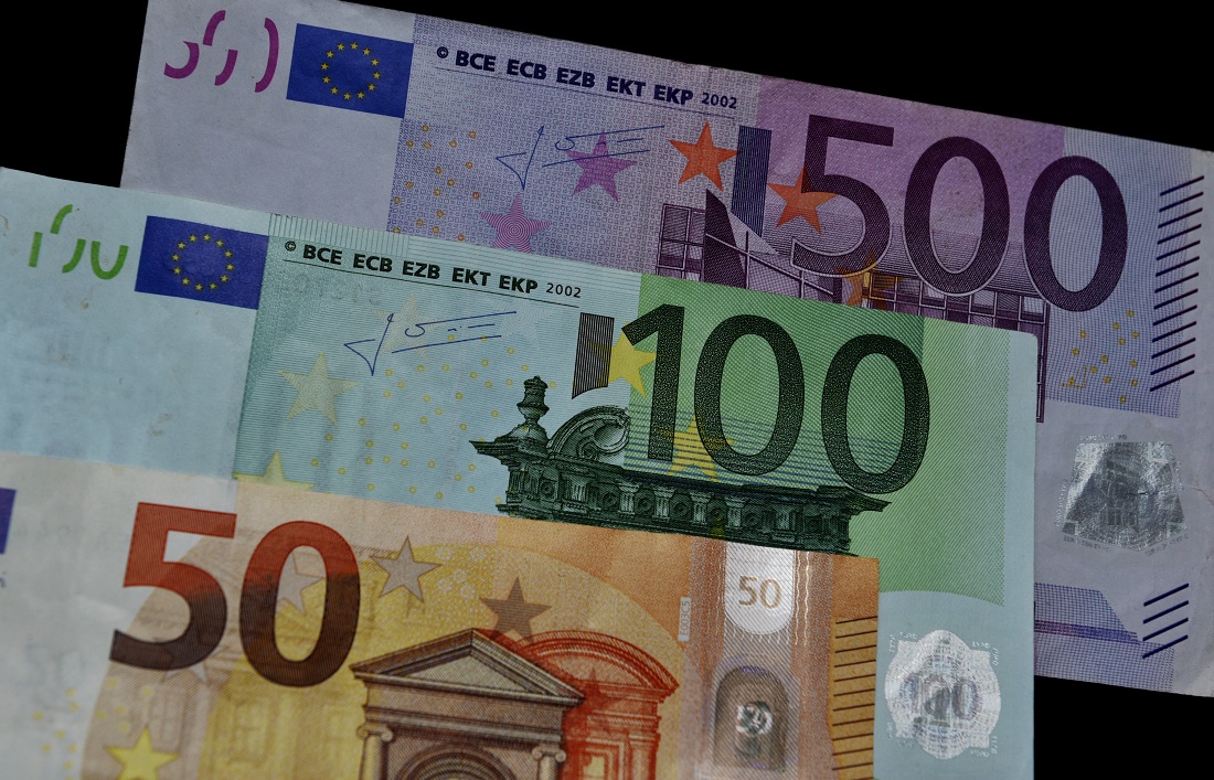 Σχεδόν μισό δισ. οι εκκρεμείς επιστροφές φόρων τον Μάιο