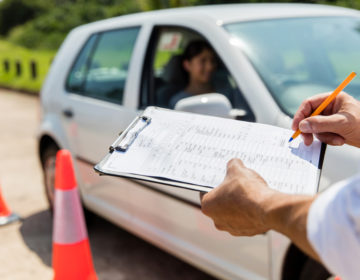 Δίπλωμα οδήγησης: Σε ισχύ από τις 10 Φεβρουαρίου τα νέα παράβολα – Ποιους αφορούν οι αλλαγές