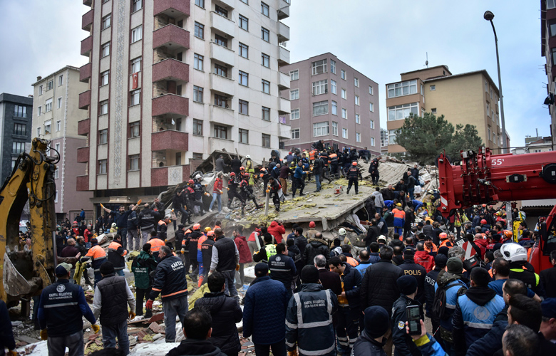 Στους 21 οι νεκροί από την κατάρρευση της πολυκατοικίας στην Κωνσταντινούπολη