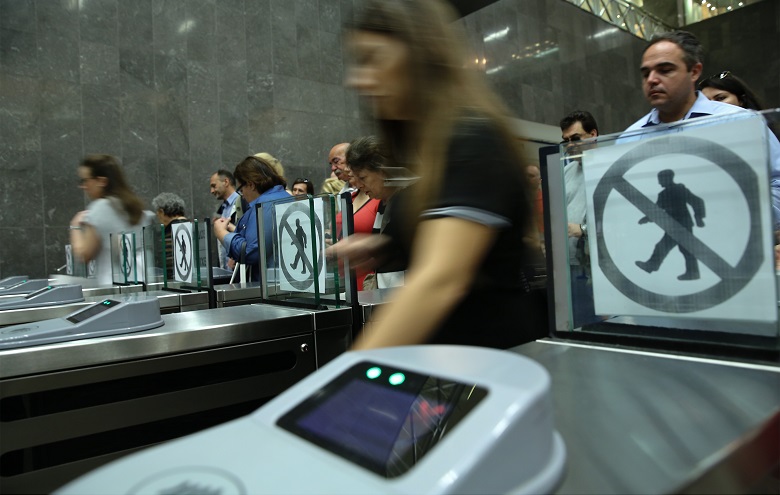 Αλλάζει το μενού στα μηχανήματα έκδοσης εισιτηρίων στα ΜΜΜ