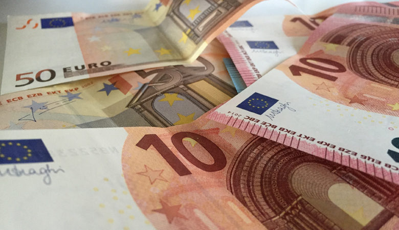 Προϋπολογισμός: Στα 6,08 δισ ευρώ το πρωτογενές πλεόνασμα στο 10μηνο