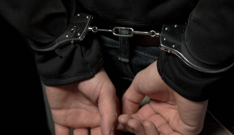 Συνελήφθη λιμενικός στη Κρήτη για παράβαση καθήκοντος, δωροληψία και παράβαση του τελωνειακού κώδικα