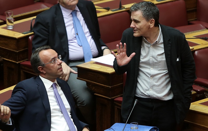Αντιπαράθεση Τσακαλώτου-Σταϊκούρα για την έκθεση του Moody’s
