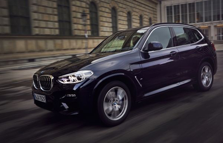 Η BMW προχωράει σταθερά προς τον εξηλεκτρισμό