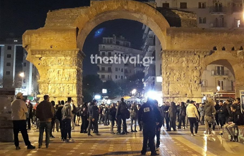 Πορεία αντιεξουσιαστών στη Θεσσαλονίκη για το θάνατο Νιγηριανού