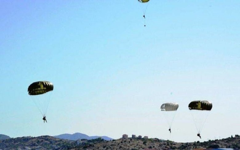 Κυρώσεις για τον αλεξιπτωτιστή που τραγουδούσε «Μακεδονία Ξακουστή»