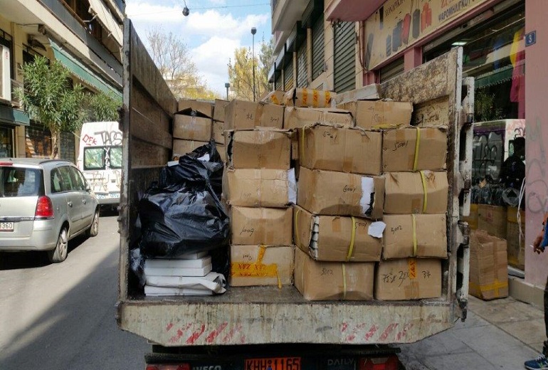 Πλήγμα στο παρεμπόριο με «μαϊμού» ζώνες από την αστυνομία