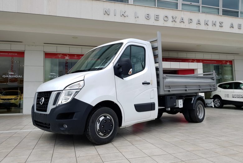 Με καμπίνα για τρεις από την Nissan NV400