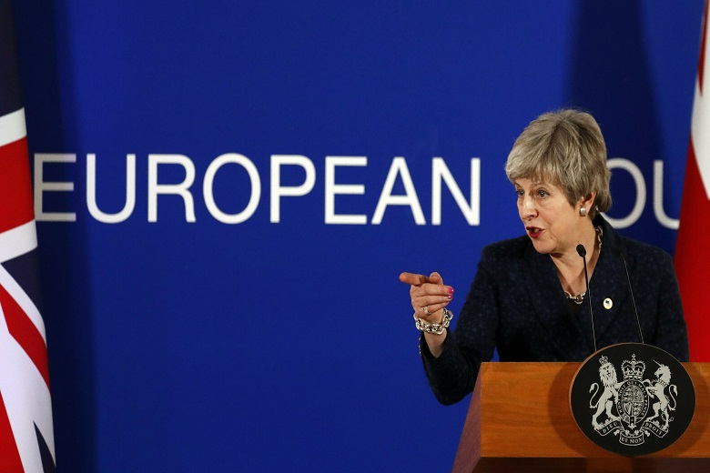 Ορατή και νέα αναβολή για το Brexit δηλώνει η Τερέζα Μέι