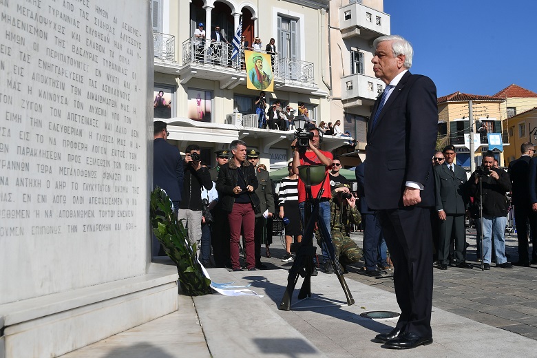 Με το εμβατήριο «Μακεδονία Ξακουστή» έκλεισε η παρέλαση στην Καλαμάτα