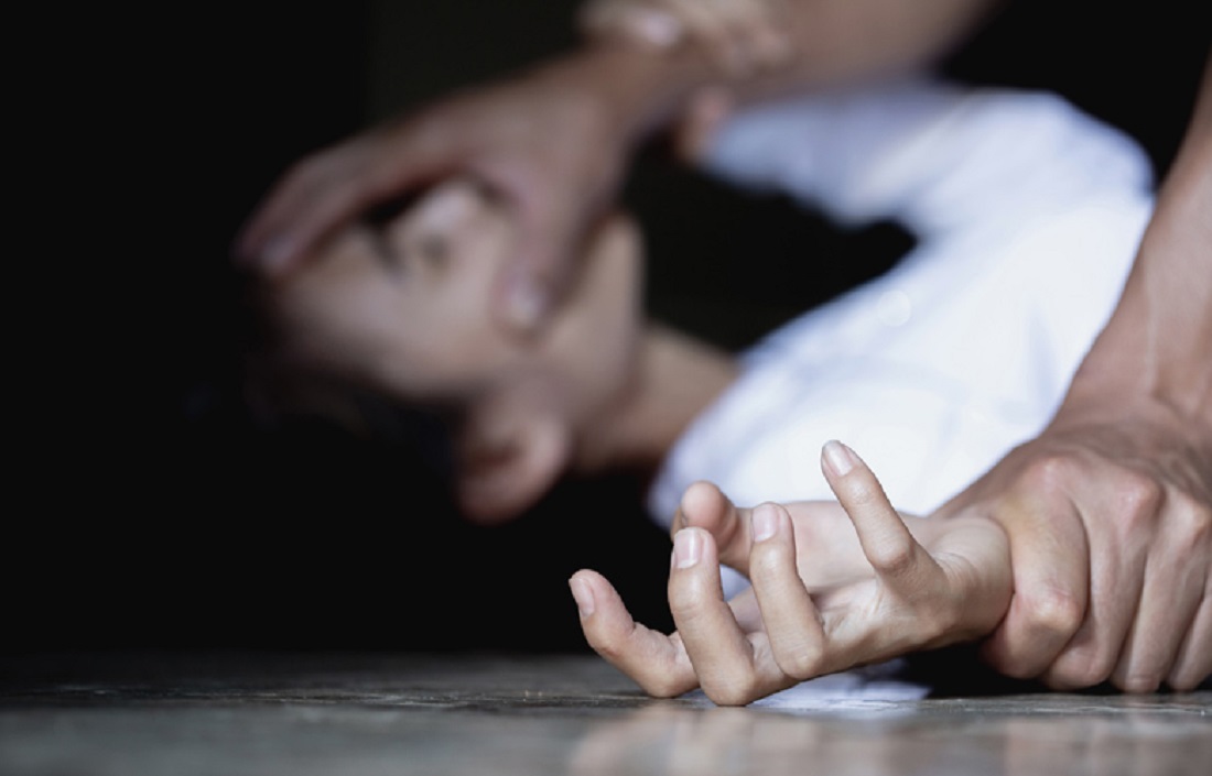 Βίασαν ομαδικά την 16χρονη ξαδέλφη τους επειδή ήταν καλύτερη μαθήτρια