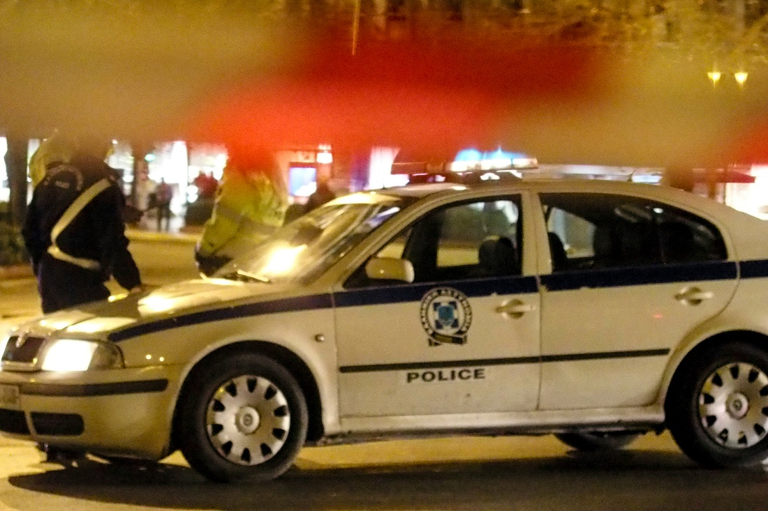 Σπείρα ανηλίκων λήστευε οδηγούς οχημάτων και πεζούς