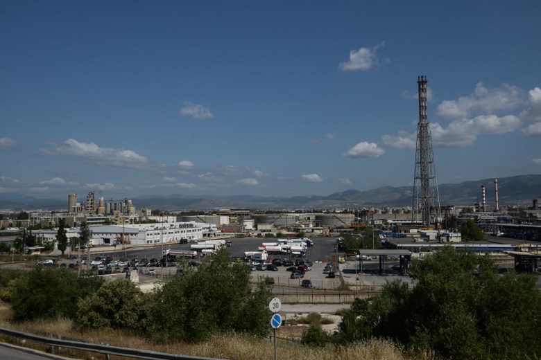 Χωρίς δεσμευτικές προσφορές έληξε η προθεσμία για την απόκτηση του 50,1% των ΕΛΠΕ