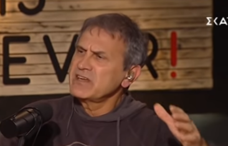 Ο Γιώργος Νταλάρας απαντά για την κόντρα με τον Τζίμη Πανούση