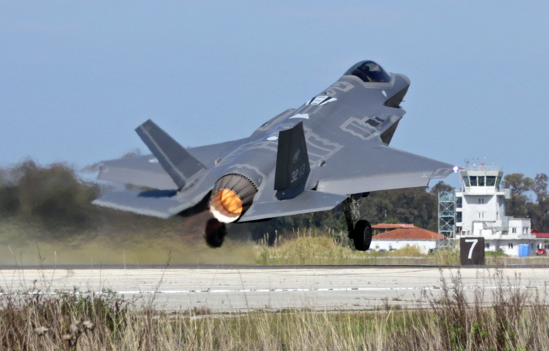 Yeni Safak: Ας μην πάρουμε τα F-35