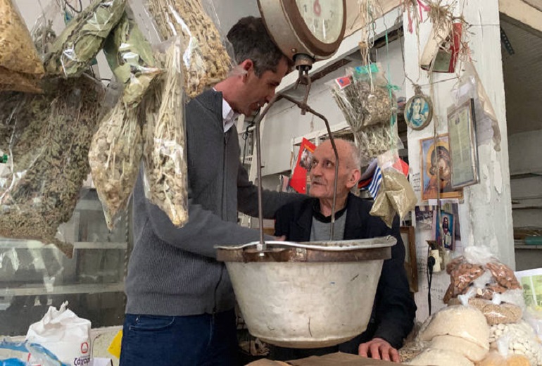 «Απαράδεκτο να πλημμυρίζει με την πρώτη βροχή η περιοχή έξω από τον σταθμό του ΗΣΑΠ»