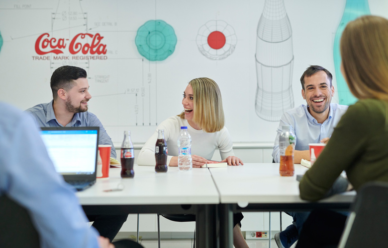 Η Coca-Cola Τρία Έψιλον στους εργοδότες επιλογής για τη Γενιά Y για 5η συνεχή χρονιά