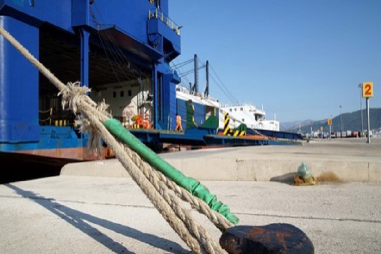 Δεμένα τα πλοία στα λιμάνια της χώρας την Πρωτομαγιά