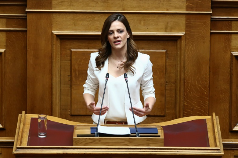 Αχτσιόγλου: Αντιπολίτευση της απόγνωσης και της απελπισίας