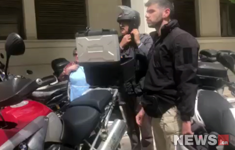 Νέο επεισόδιο μεταξύ ΠΟΕΔΗΝ και Πολάκη με ντουντούκες και…«κότες»
