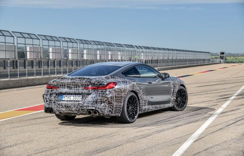 Η BMW κάνει τον οδηγό, «άρχοντα» της μηχανής