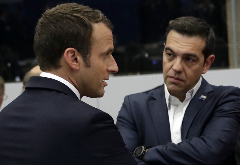 Handelsblatt: Θέλει ο Μακρόν την Ελλάδα εκτός Σένγκεν;
