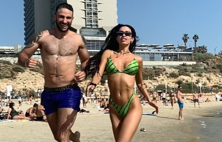 Η Φουρέϊρα, ως άλλη Πάμελα Άντερσον, τρέχει ανέμελη στη παραλία του Τελ Αβίβ