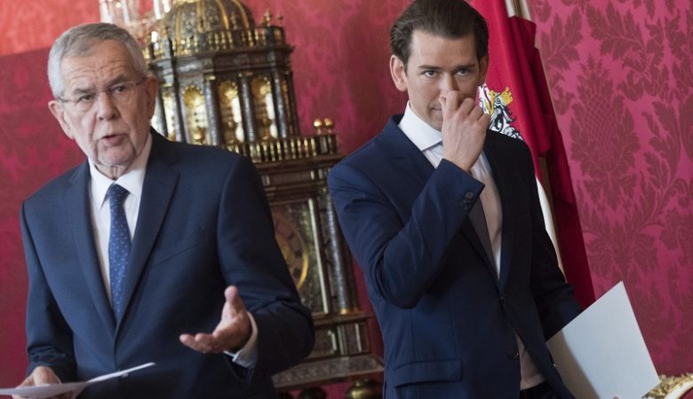 Αποπέμφθηκαν οι υπουργοί της ακροδεξιάς στην Αυστρία